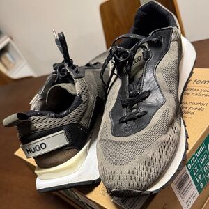 HUGO Men's Black and Tan Sneakers